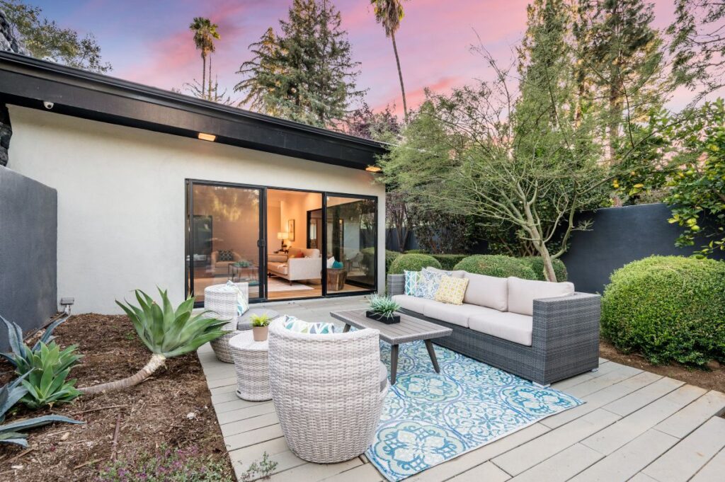 rear extension service in Toronto