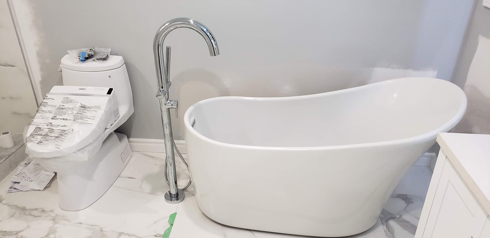 Completed bathroom renovation project in Thornhill by David Reno